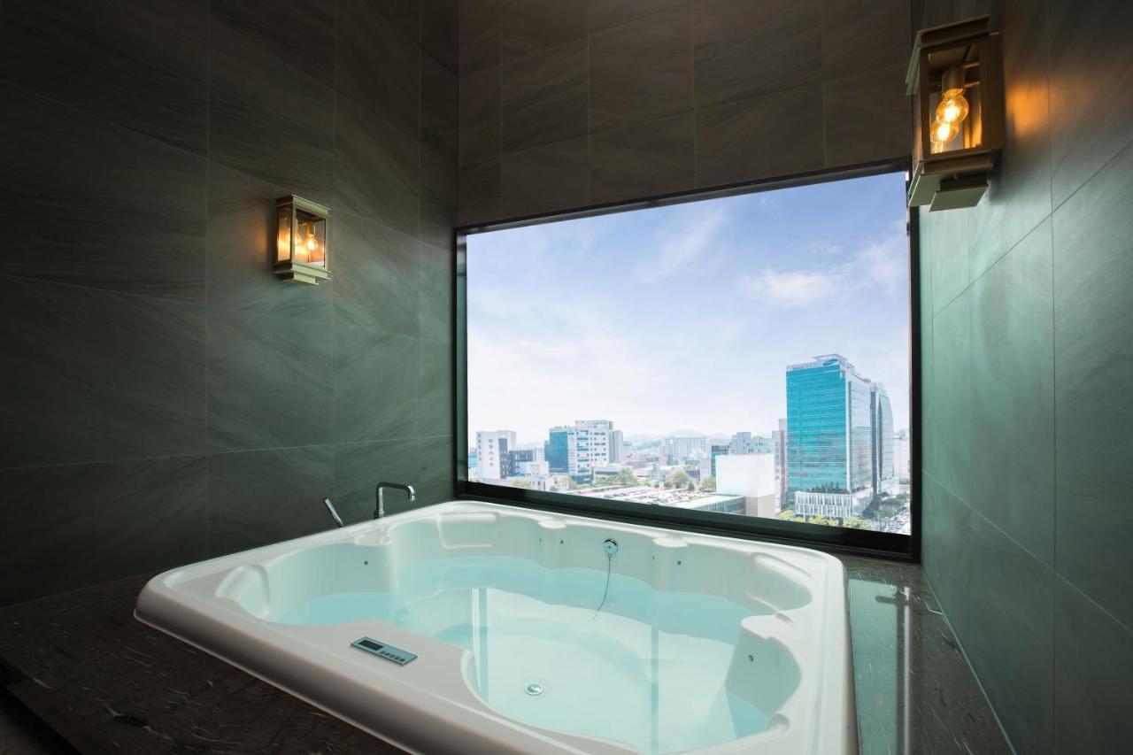 Utop Boutique Hotel&Residence Gwangju Metropolitan City Екстер'єр фото